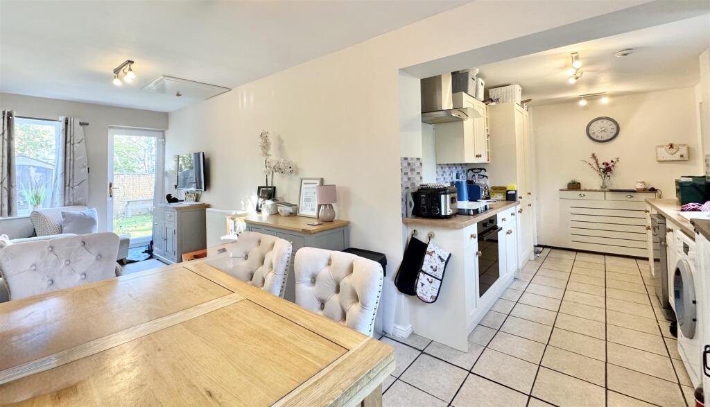 House in Gloucester - View 4