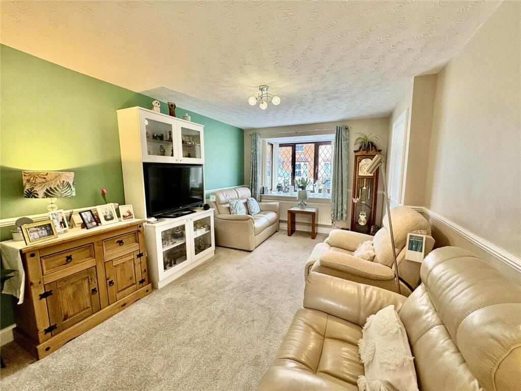 Radford Close, Atherstone, Warwickshire, CV9 photo 3