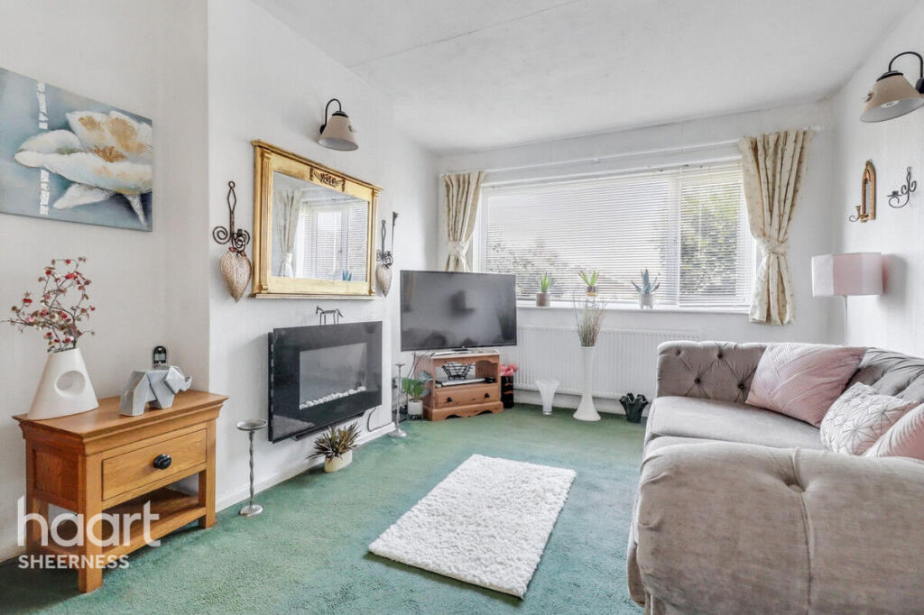 Darlington Drive, Minster on Sea photo 5