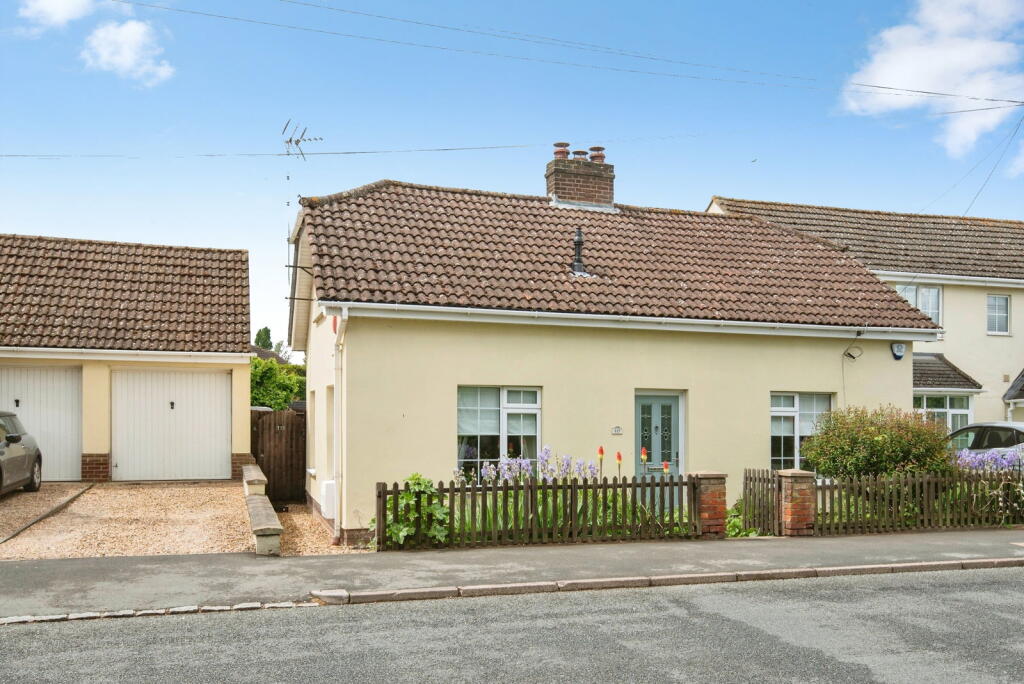 Main image of property: Bedford Road, Barton-le-Clay, Bedford, MK45 4LP