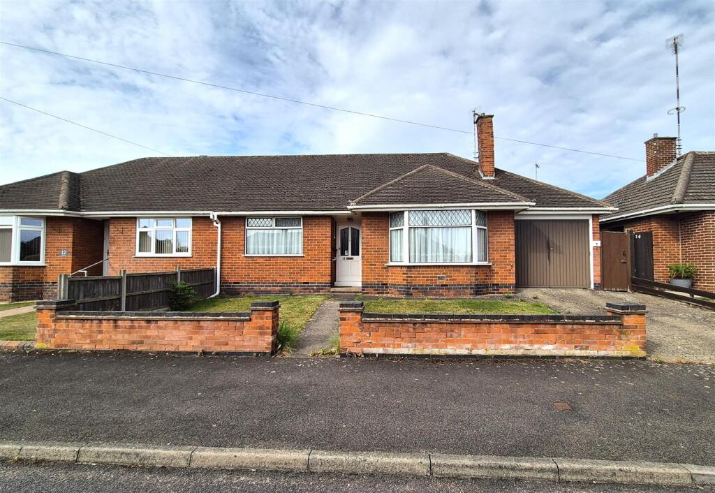 2-bed semi-detached on The Lynch, Attleborough, Nuneaton, £250,000