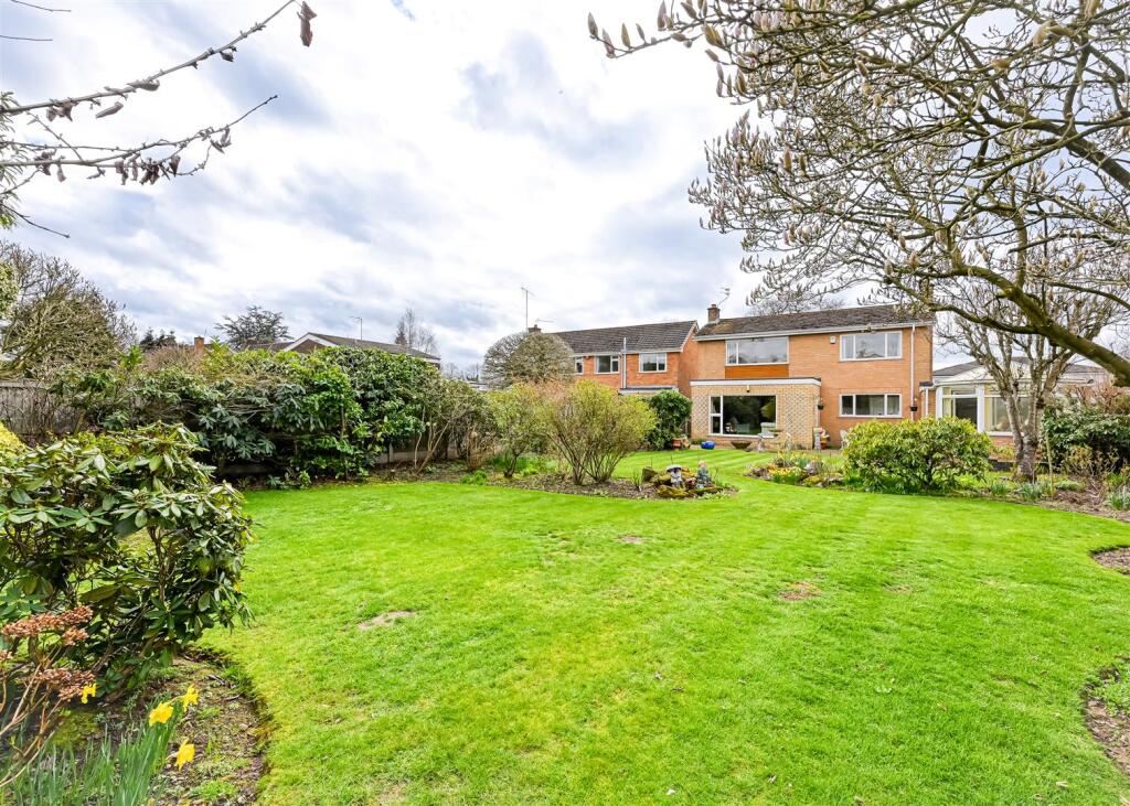 52 Cranmere Avenue, Tettenhall, Wolverhampton, WV6 8TS photo 2