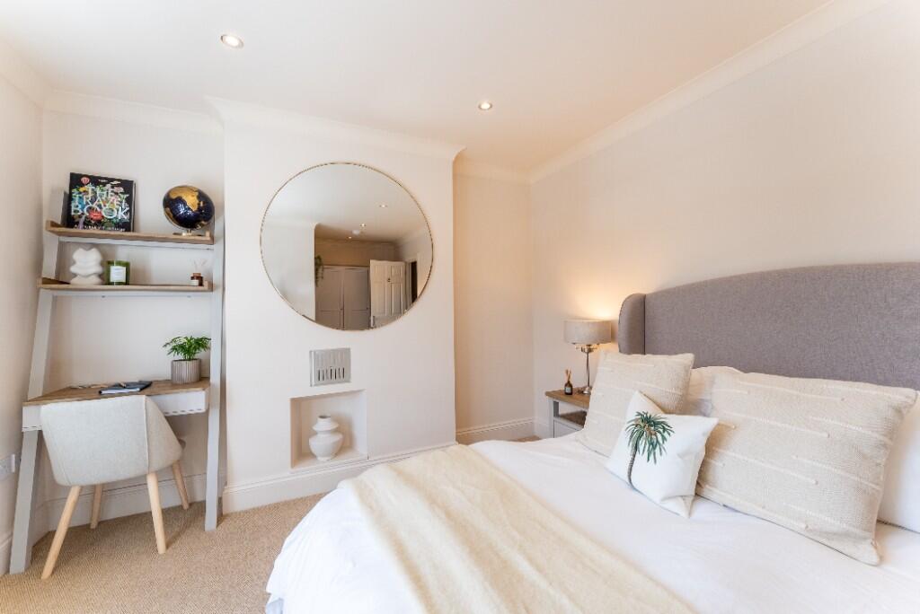 Main image of property: Victoria Park, Cambridge CB4