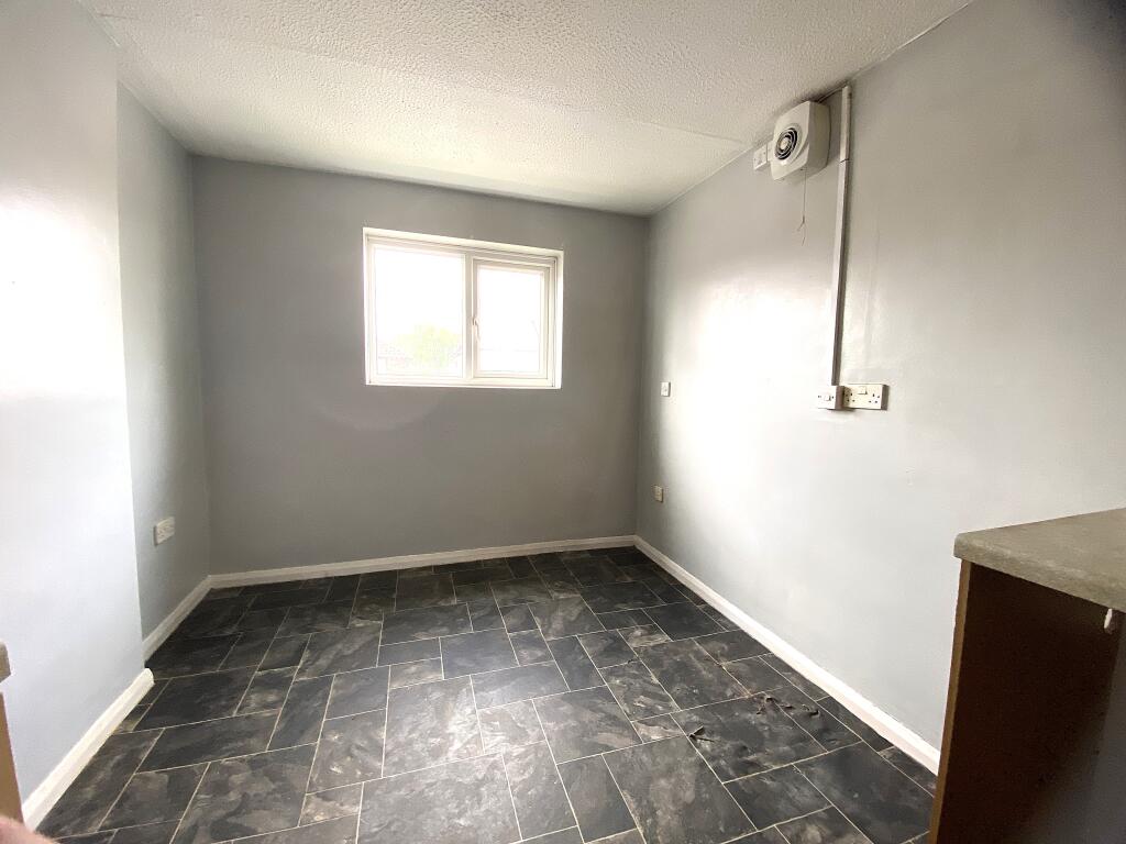 Apartment in Rochford - View 4
