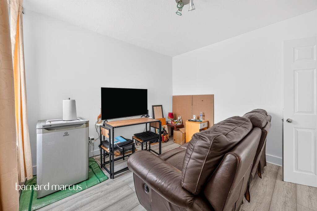 House in London, Selhurst - More