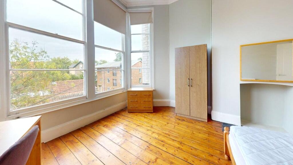 7 bedroom maisonette for rent