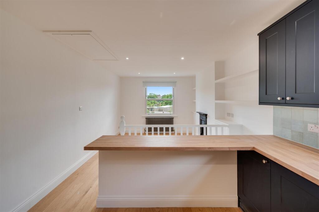 2 bedroom maisonette for rent