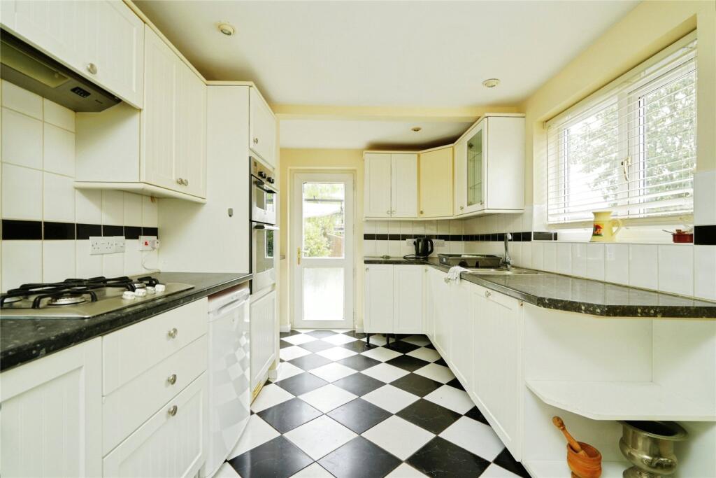 House in Marsh Gibbon, Buckinghamshire - View 4