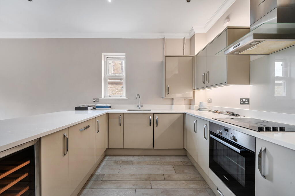 Apartment in London - View 5
