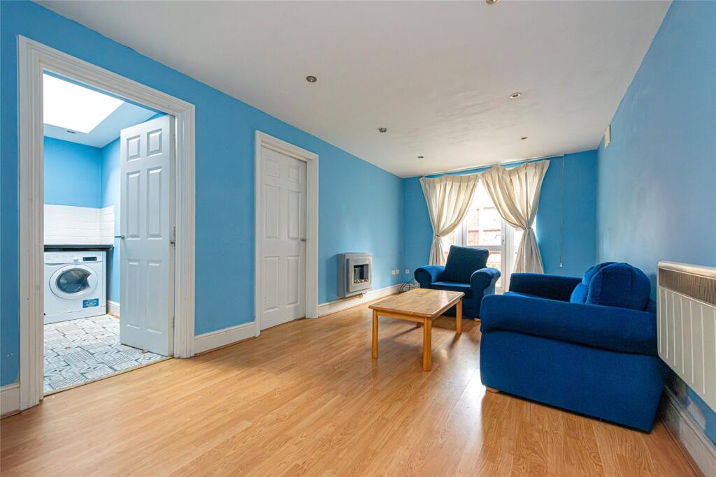 Main image of property: Nether Street, North Finchley, London, N12