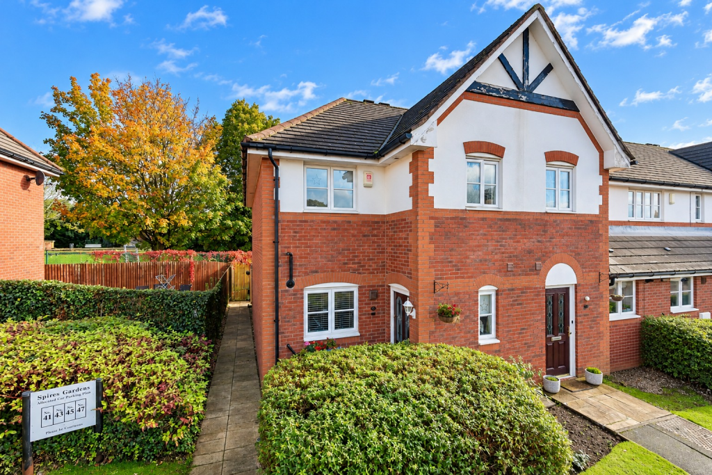 3-bed terraced on Spires Gardens, Winwick, Warrington, Cheshire, WA2, £250,000