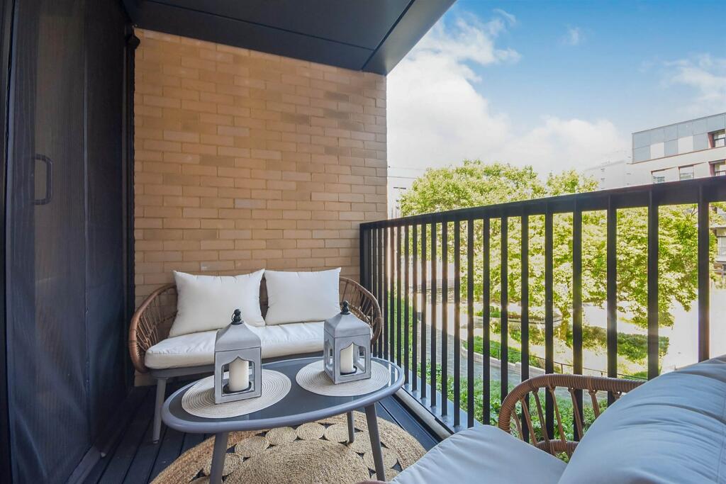 Apartment in Chelmsford - View 5