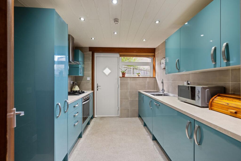 19, Shelley Gardens, Dundee, DD3 photo 4