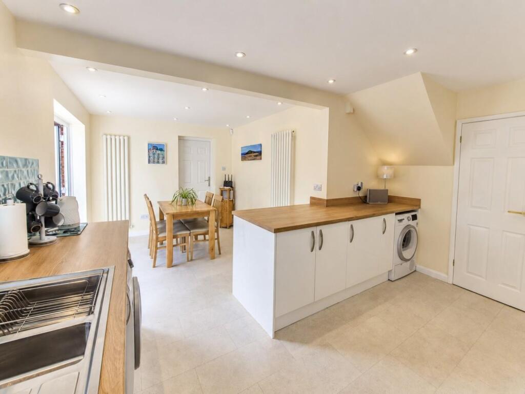 House in Northampton, Wellingborough - View 4