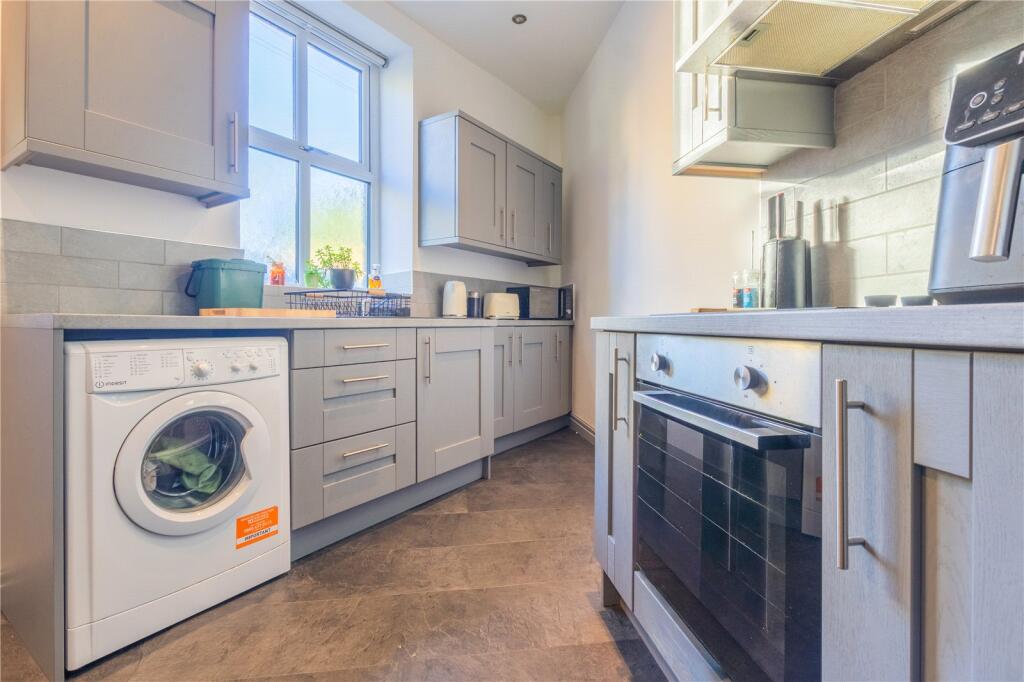 House in Oldham, Springhead - More