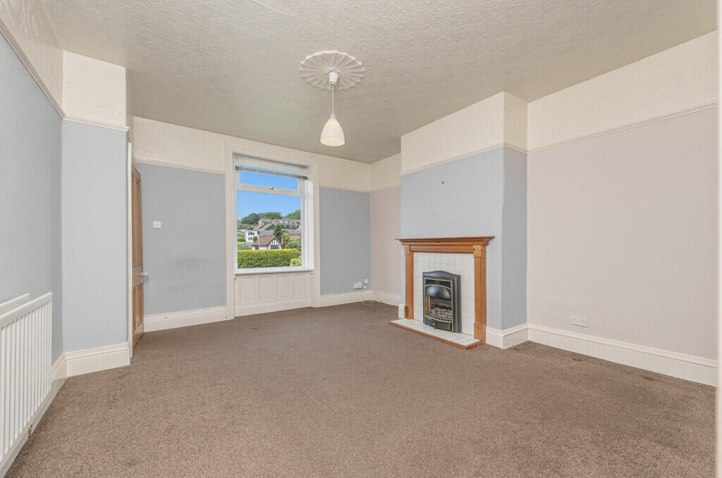 House in Huddersfield - View 3