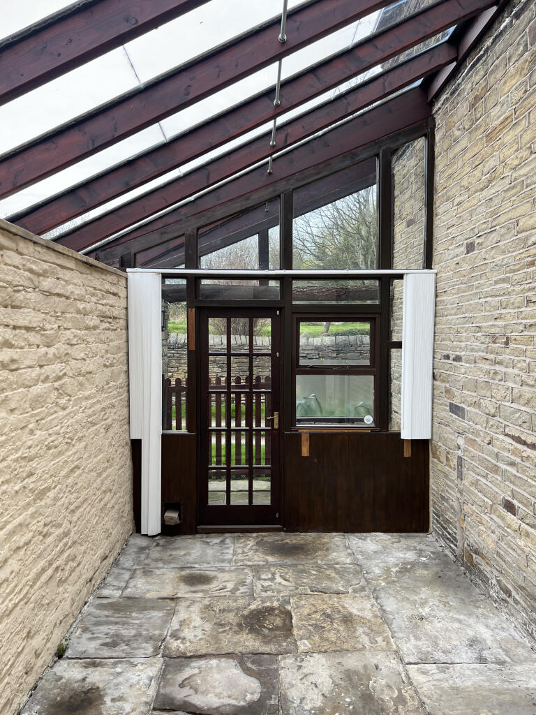 House in Bradford, West Yorkshire - View 3