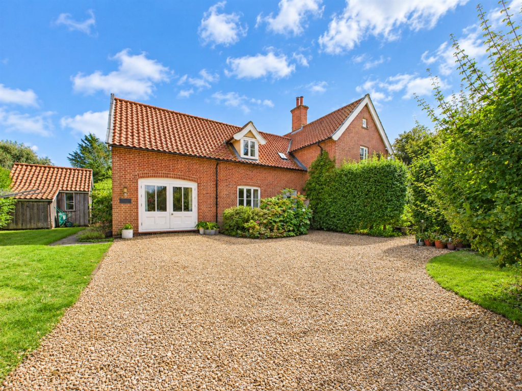 4-bed detached on Thwaite Common, Erpingham, £725,000