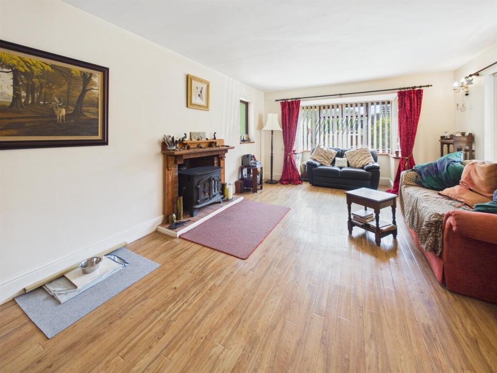 House in Lincoln - View 4