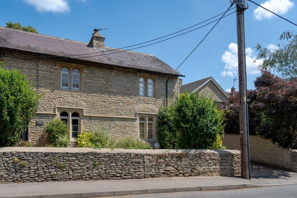 Main image of property: Alchester Road, Chesterton, OX26