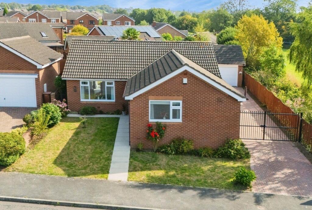 Main image of property: Upper Green Avenue, Tingley, Wakefield, West Yorkshire, WF3