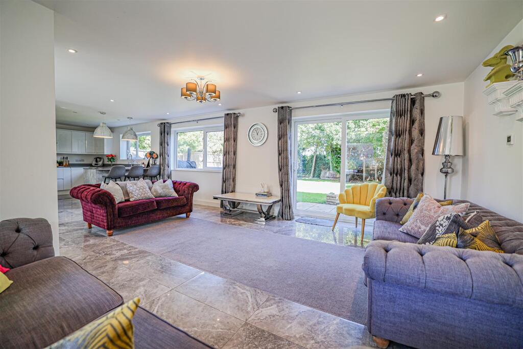 House in Dacorum, Leverstock Green - View 2