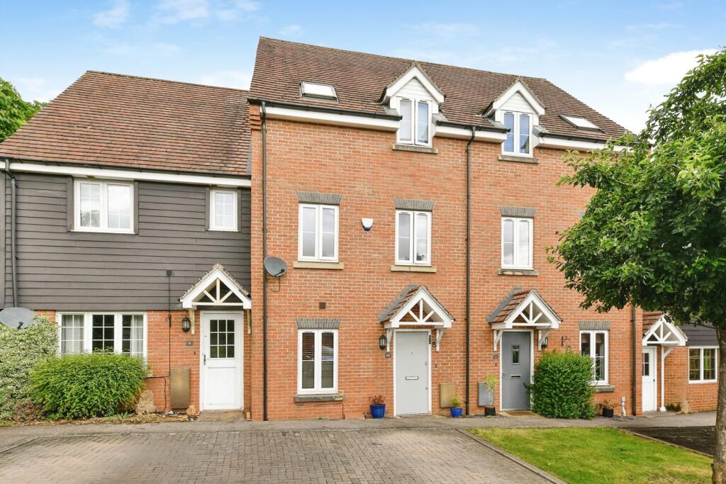 Main image of property: Pembridge Gardens, Stevenage, Hertfordshire, England, SG2