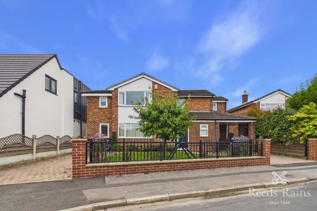 Main image of property: The Roundway, Morley, Leeds, West Yorkshire, LS27
