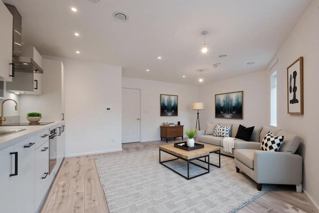 Apartment in Chelmsford - View 2