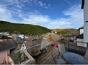 Chicago House, 6 Rose Hill, Port Isaac, Cornwall, PL29 3RL - View 4