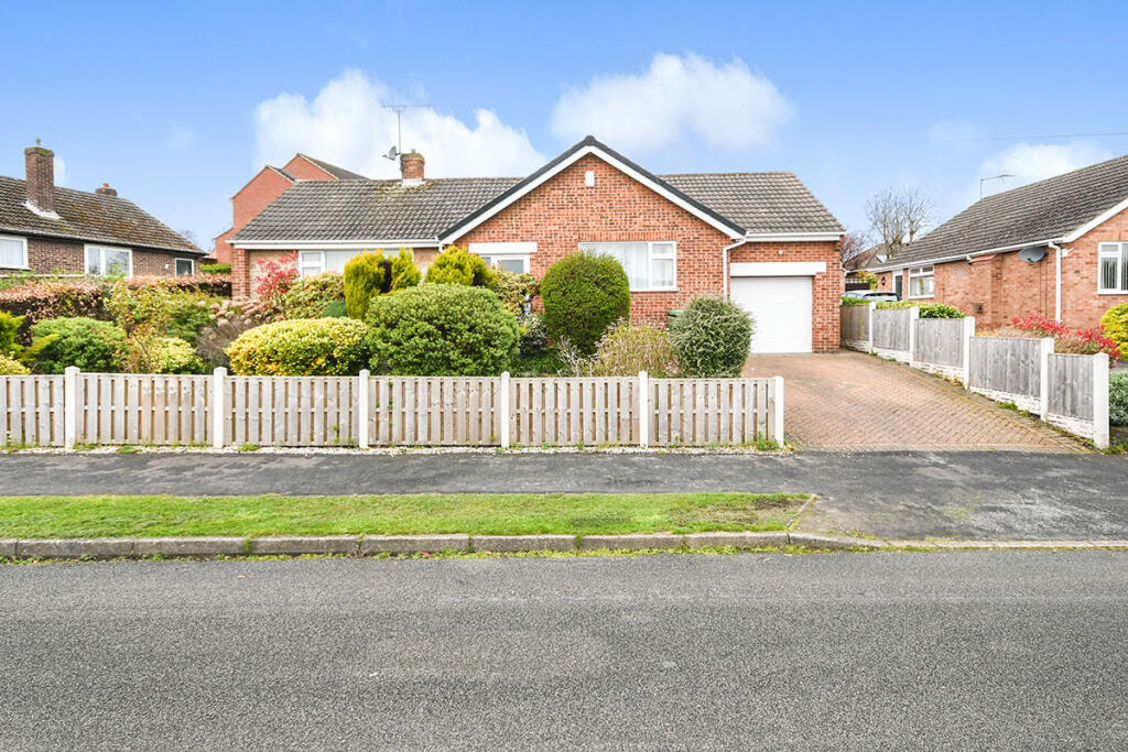 Main image of property: Robincroft Road, Wingerworth, Chesterfield, Derbyshire, S42