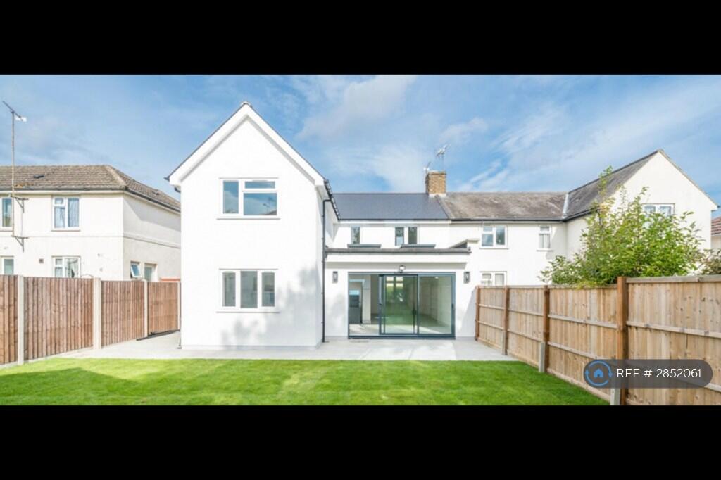 Main image of property: Russell Road, London, N20