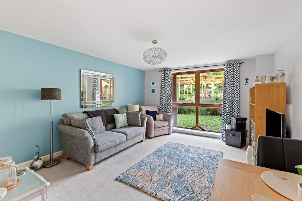 Commonwealth Drive, Rampling Court Commonwealth Drive, RH10 - More
