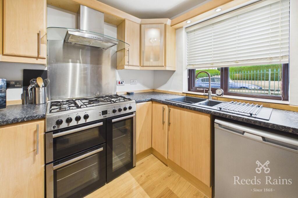 Aylesbury Court, Sheffield, Sheffield, S9 photo 2