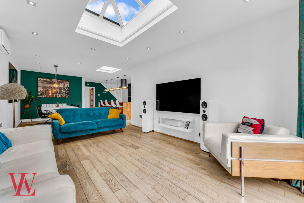 House in Uttlesford, Little Hallingbury - More