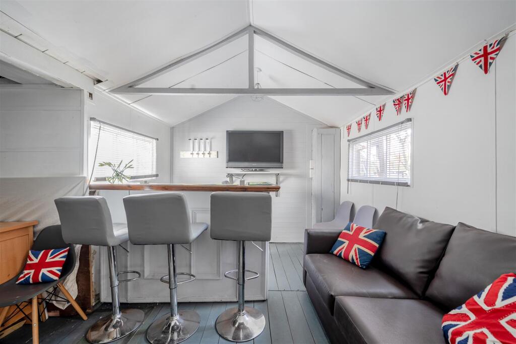 Additional image 22 of Grove Avenue, Yeovil