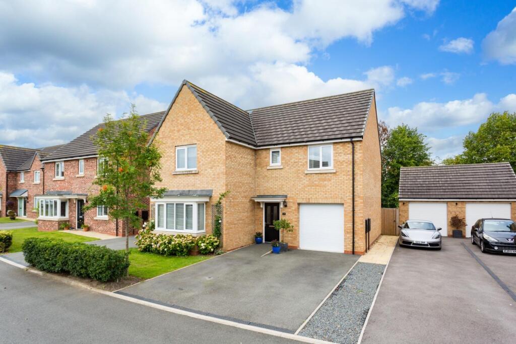 4-bed detached on Oak Close, Boroughbridge, £460,000