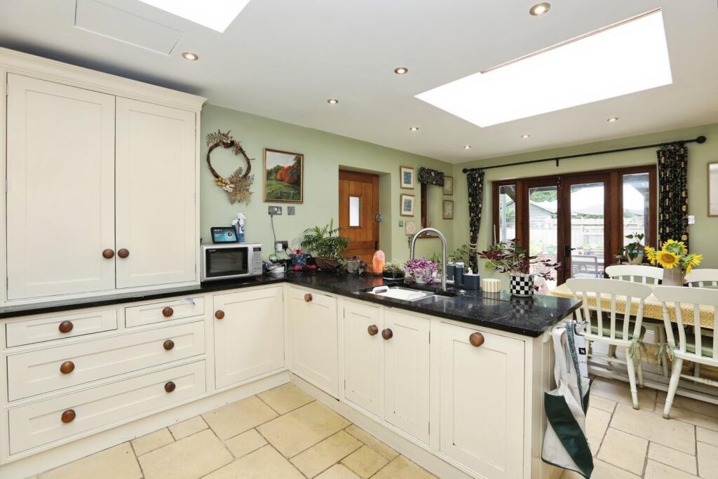 House in Tunbridge Wells, Lamberhurst - View 2