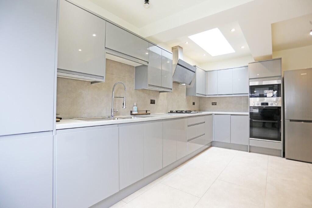 Kingston Road, Ilford, London, IG1 - View 2