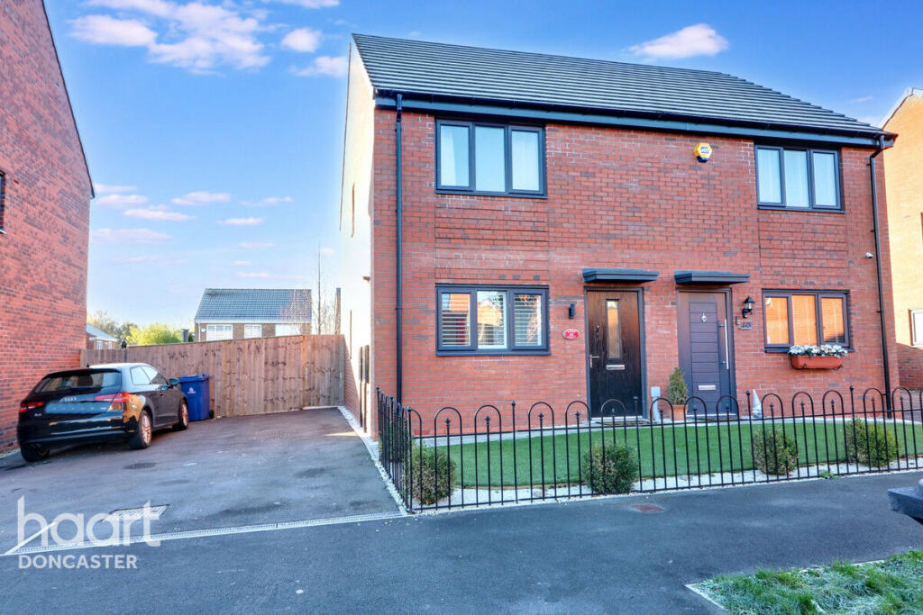 2-bed semi-detached on Blossom Crescent, Balby, Doncaster, £180,000