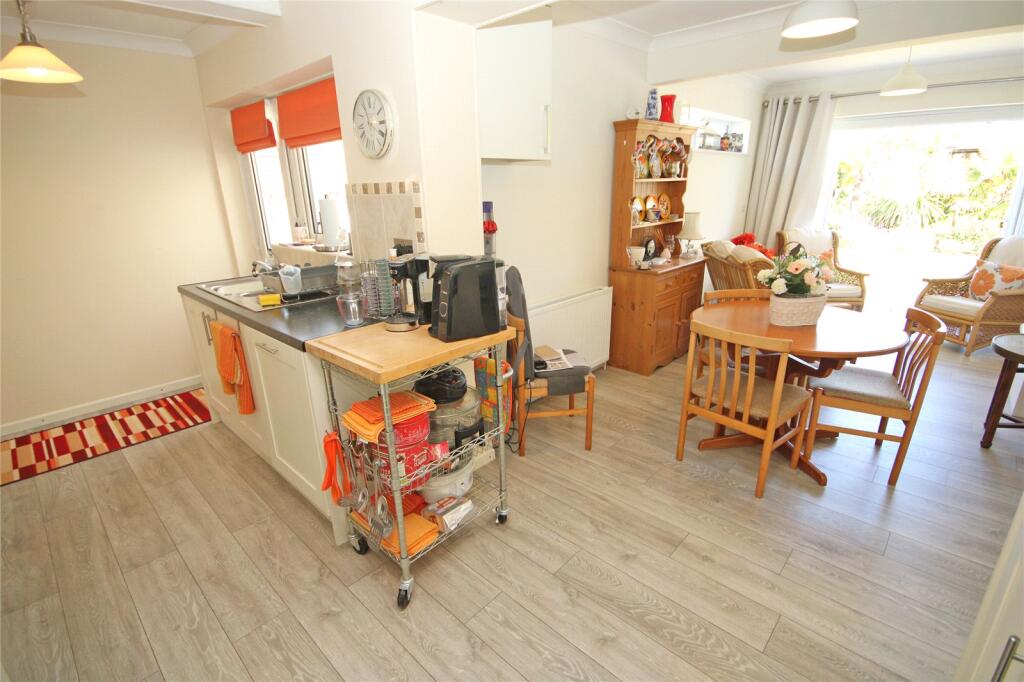 House in New Forest, Old Milton, New Milton - More