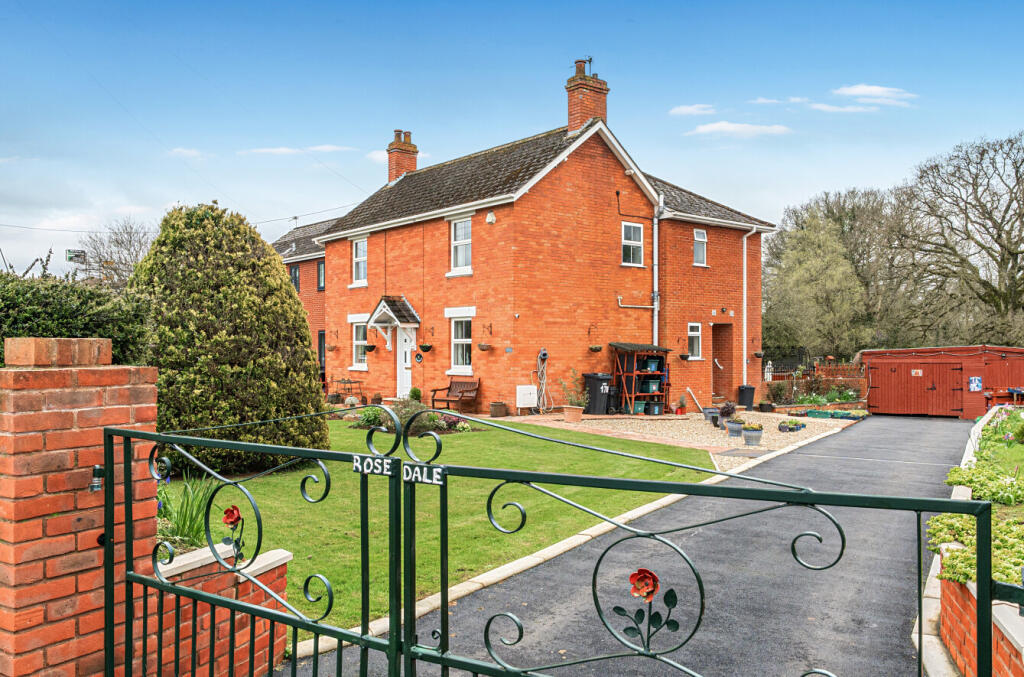 Main image of property: Honiton Road, Cullompton, Devon, EX15