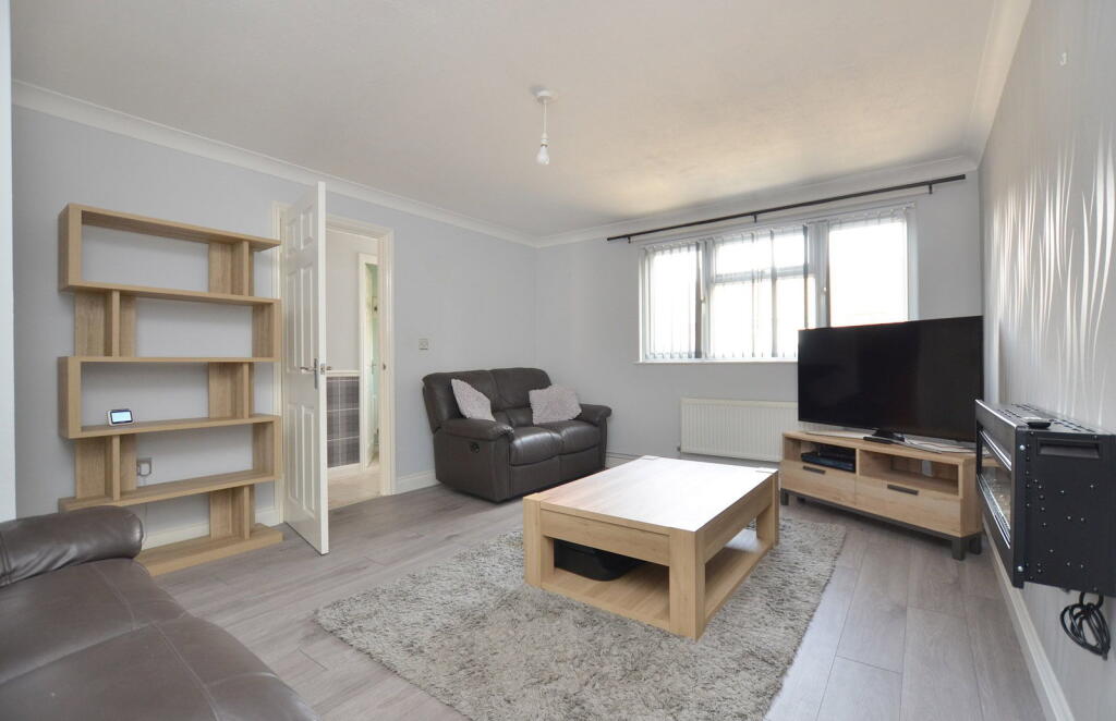 Higham Green, a Mid Terraced House close to the Hospital photo 4