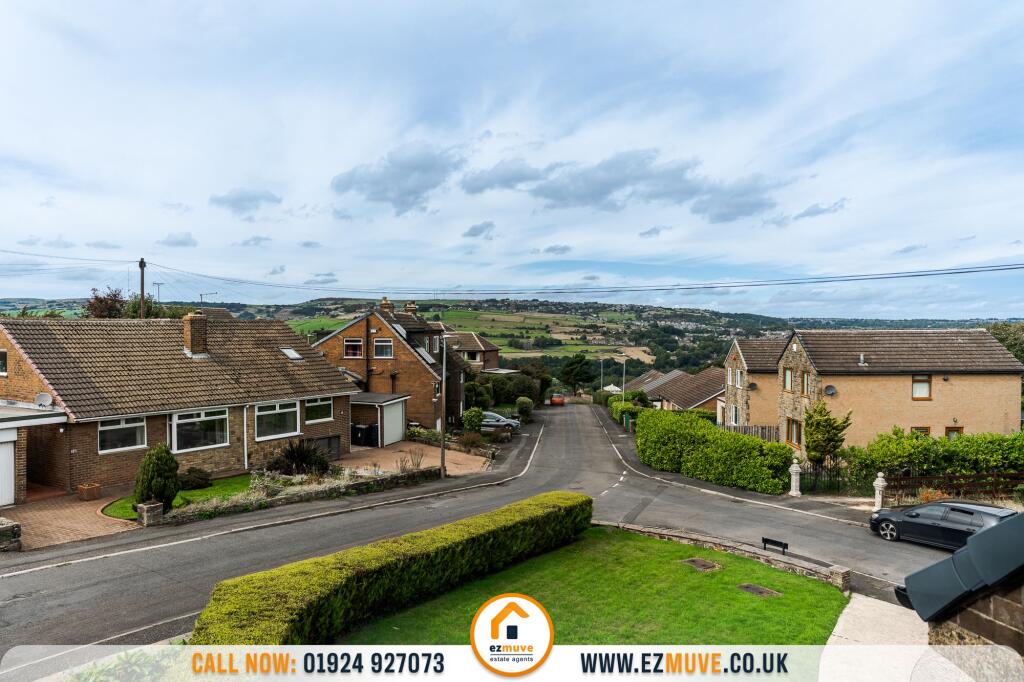 House in Huddersfield - View 5