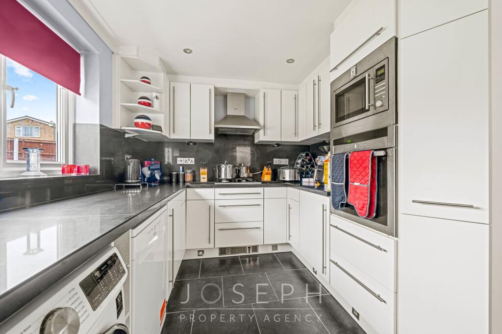 Didsbury Close, Ipswich, IP2 photo 2