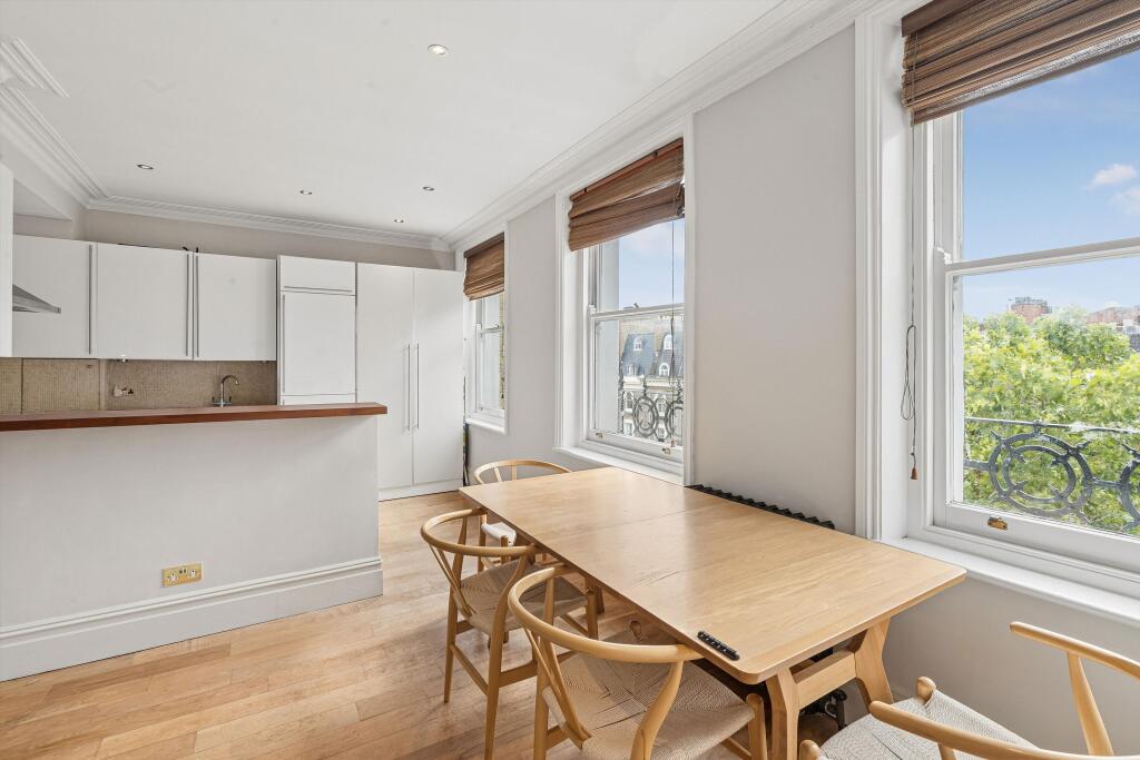 Apartment in London, Royal Borough of Kensington and Chelsea - More
