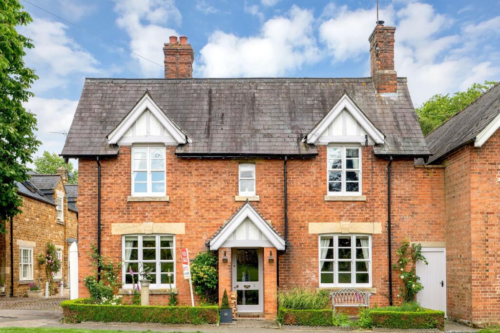 Main image of property: Manor Grooms Cottage, Braunston