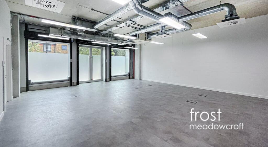 101103 Freston Road Notting Hill W11 office 1.jp