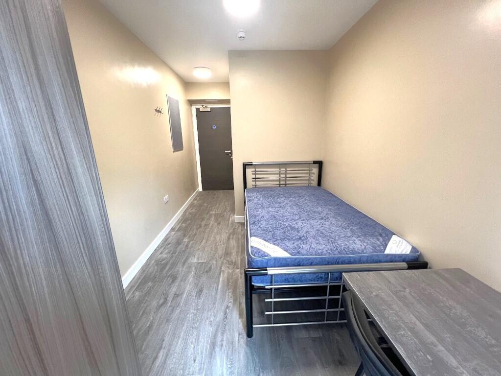 4 bedroom flat for rent