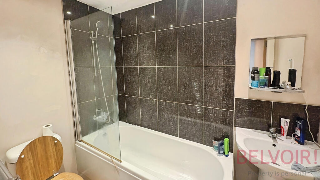 Apartment in Leeds, City, Morley - More